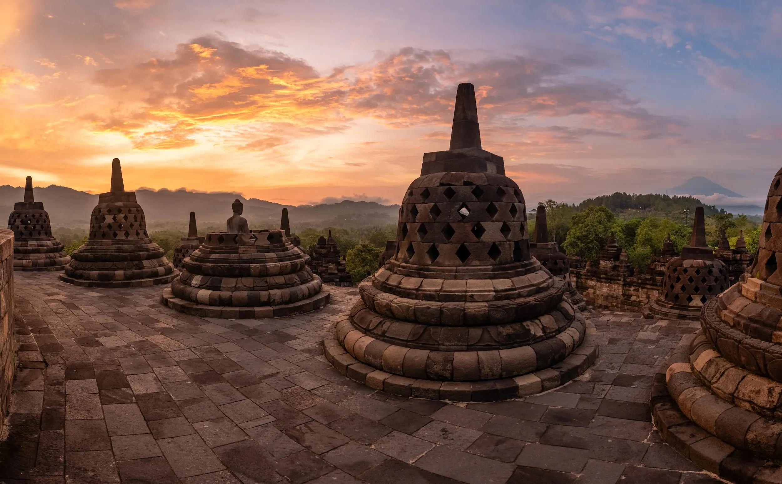 Borobudur Sunrise at The Temple