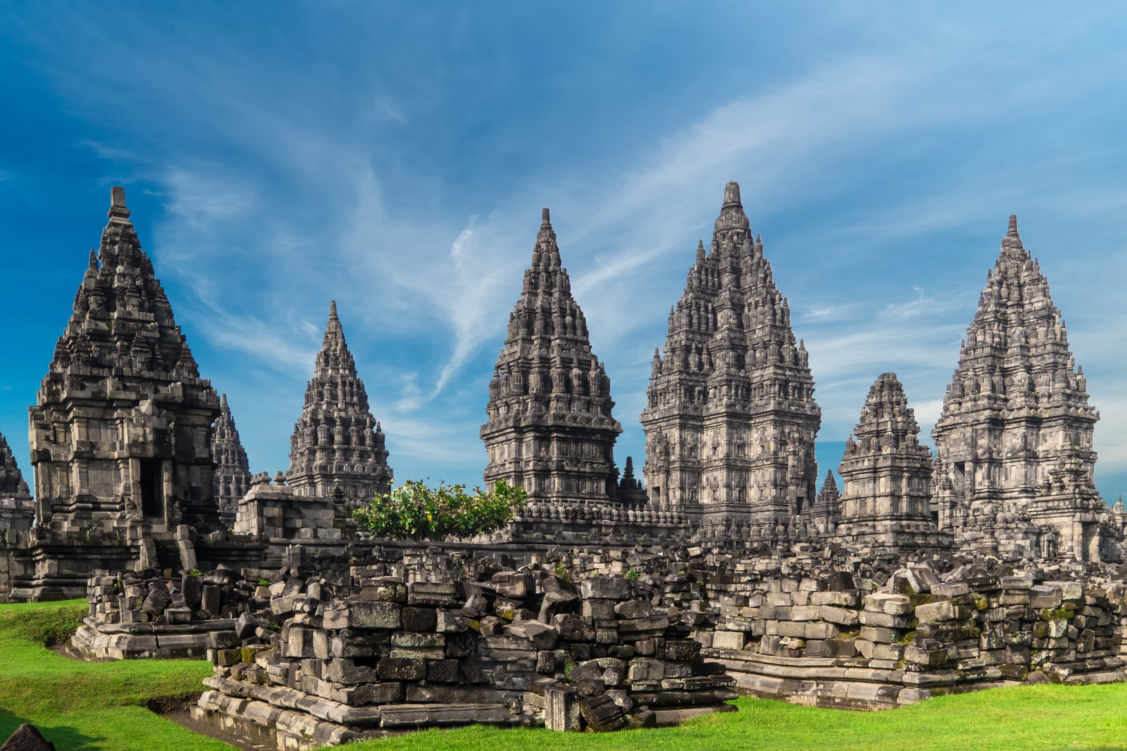 Borobudur Sunrise (Via Punthuk Setumbu Hill) And Prambanan Tour In Yogyakarta